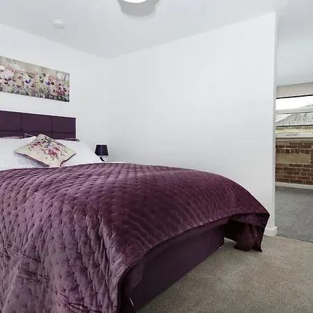 Orchard & Avenue Serviced Bradford (West Yorkshire)