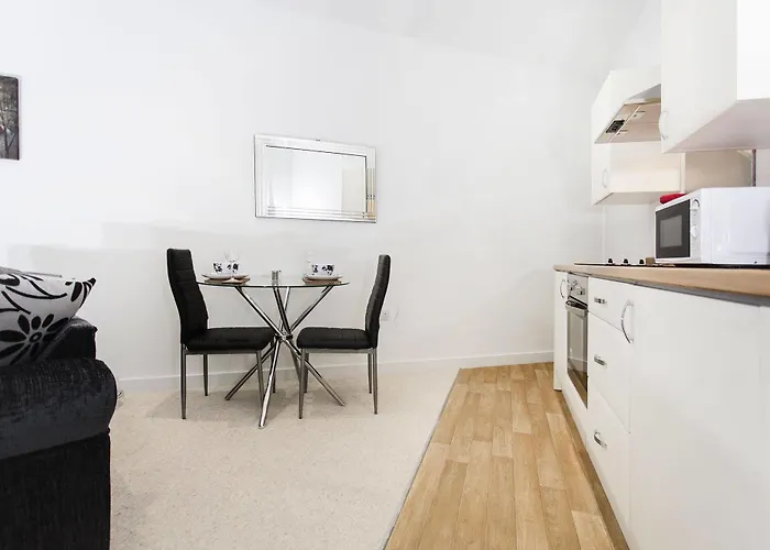 Orchard & Avenue Serviced Bradford (West Yorkshire)