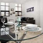 Orchard & Avenue Serviced Apartmanhotel
