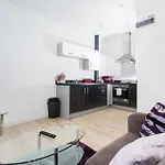 Orchard & Avenue Serviced Apartmanhotel 4*
