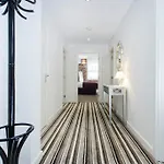 Orchard & Avenue Serviced Apartmanhotel 4*