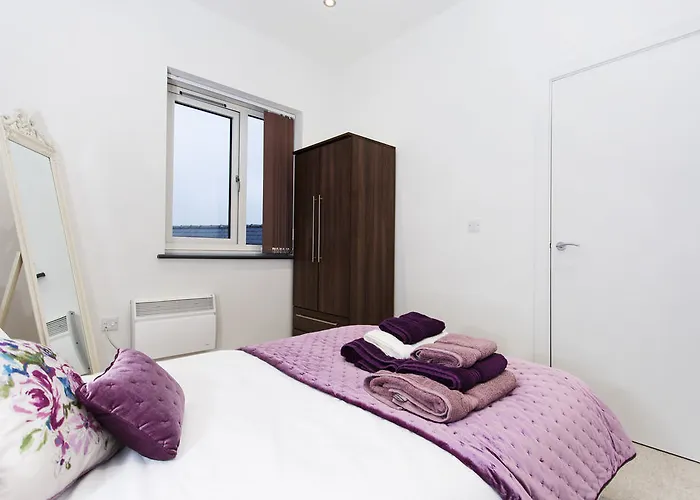 Orchard & Avenue Serviced 4*